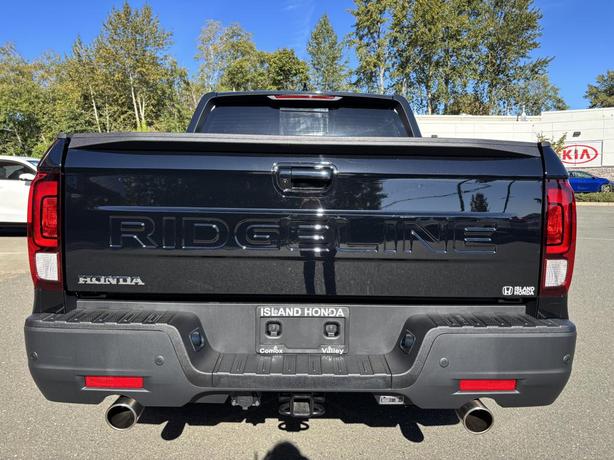 2025 Honda Ridgeline Black Edition image 6