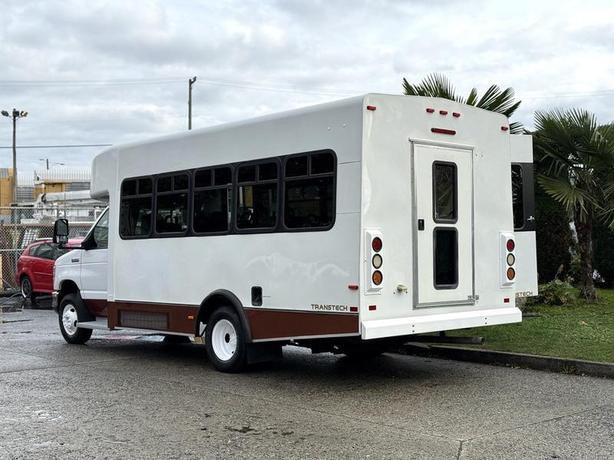 2014 Ford Econoline E450 14-Passenger Bus with Wheelchair Lift image 7