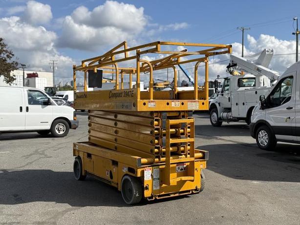 2013 Haulotte Compact 3947E Electric Scissor Lift image 7