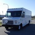 2009 Ford Econoline E450 Step Cargo Van Dually thumbnail image 4