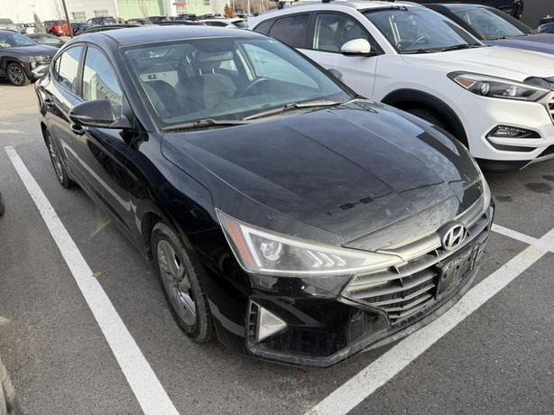 2019 Hyundai Elantra Preferred ! BACKUP CAMERA! HEATED SEATS! APPLE CARPLAY! AND image 1