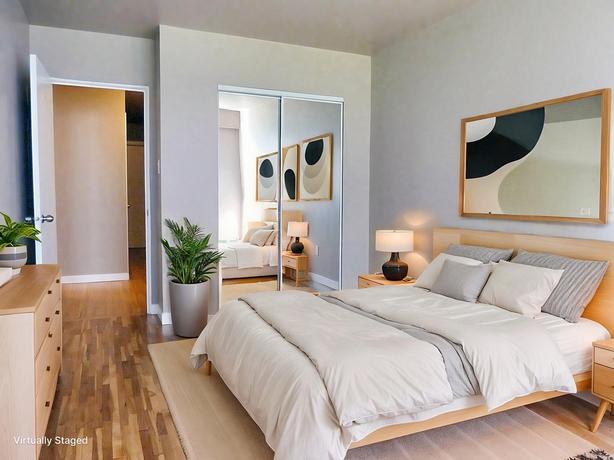 Bachelor Cameron Manor image 7