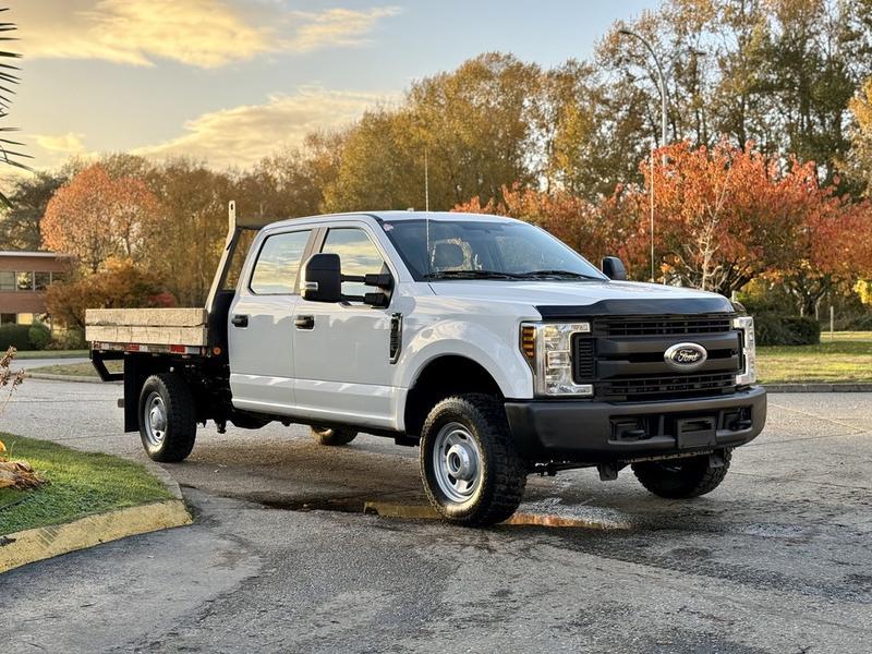 2018 Ford F-350 SD 4×4 Crew Cab with 8-Foot Flat Deck display photo