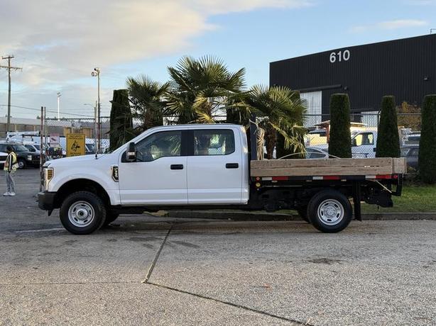 2018 Ford F-350 SD 4×4 Crew Cab with 8-Foot Flat Deck image 6