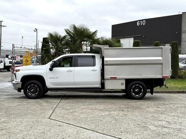 2021 Chevrolet Silverado 3500HD LT Crew Cab 4x4 9-Foot Dump Truck image 6