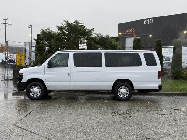 2013 Ford E-350 XL Super Duty 15-Passenger Van image 5