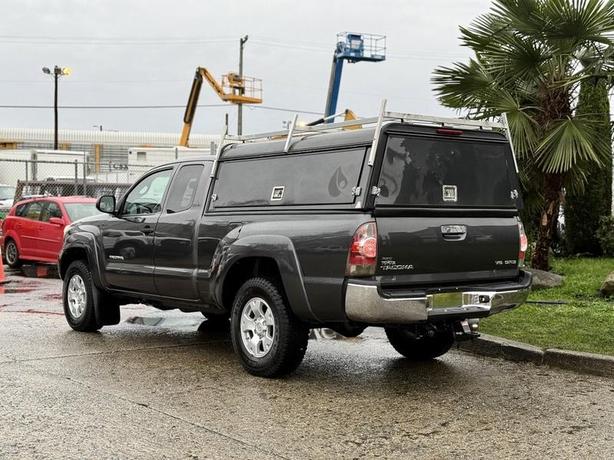 2015 Toyota Tacoma SR5 4X4 with Canopy image 7