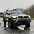 2015 Toyota Tacoma SR5 4X4 with Canopy thumbnail image 2