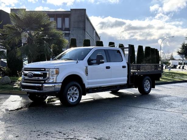2020 Ford F-350 XLT 4X4 9-Foot Flat Deck Truck image 5