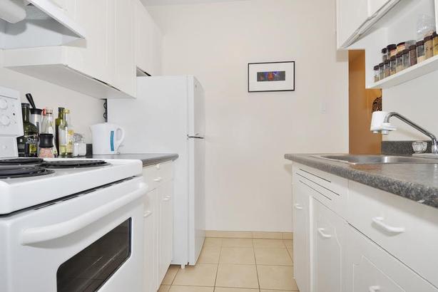 Large 1 Bedroom, 1 Block From Vibrant Denman Street! - $2300 image 5