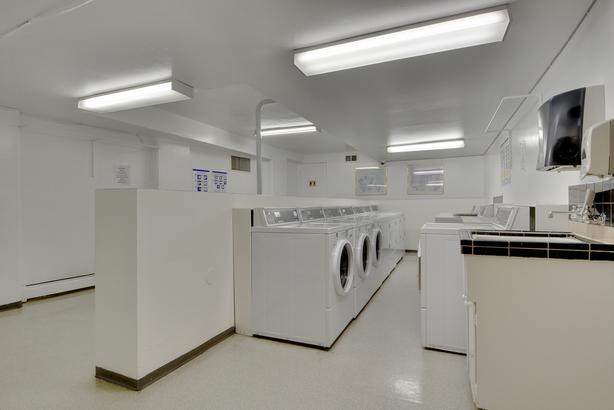 Large 1 Bedroom, 1 Block From Vibrant Denman Street! - $2300 image 7