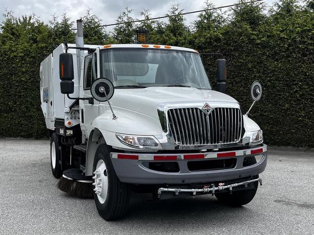2012 International DuraStar 4300 M6000 Schwarze Sweeper Diesel image 2