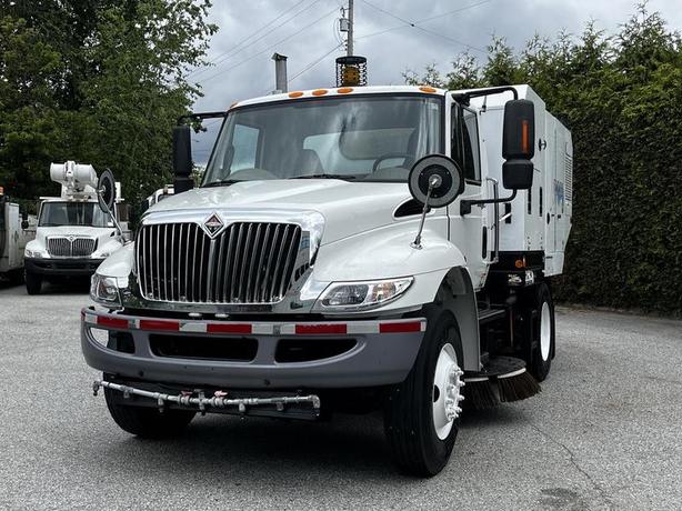 2012 International DuraStar 4300 M6000 Schwarze Sweeper Diesel image 4