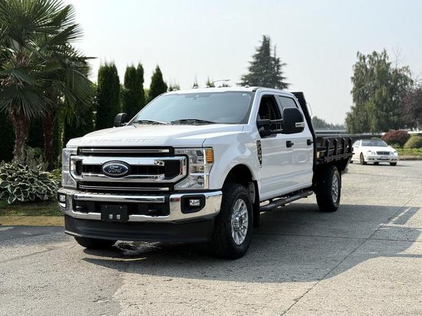2020 Ford F-350 SD XLT 4X4 9-Foot Flat Deck Truck image 4