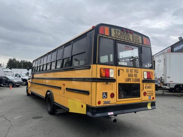 2007 Freightliner B2 22 passenger School Bus Air Brakes Diesel Wheelchair access image 4
