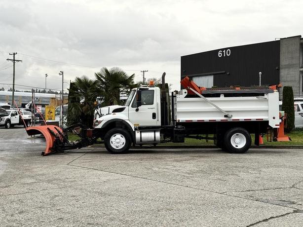 2012 International 7400 Plow Truck with 13-Foot Dump and Sander image 6