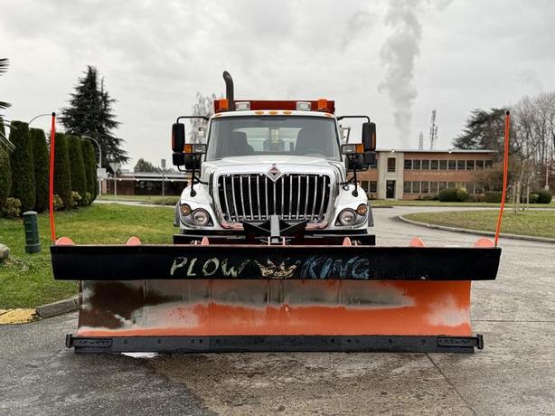 2012 International 7400 Plow Truck with 13-Foot Dump and Sander image 3