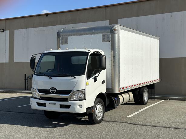 2018 Hino 195 image 3