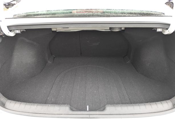 2023 Hyundai Elantra Hybrid Limited - BC Only, Sunroof, Heated Seats image 8