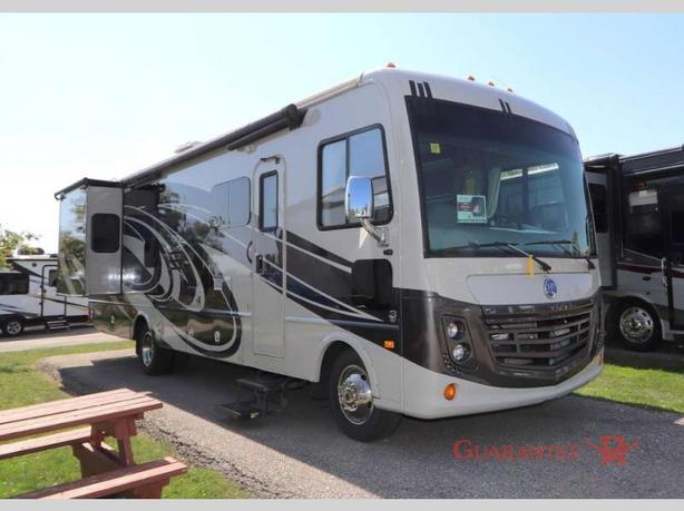 Used 2018 Holiday Rambler Admiral 31B image 1