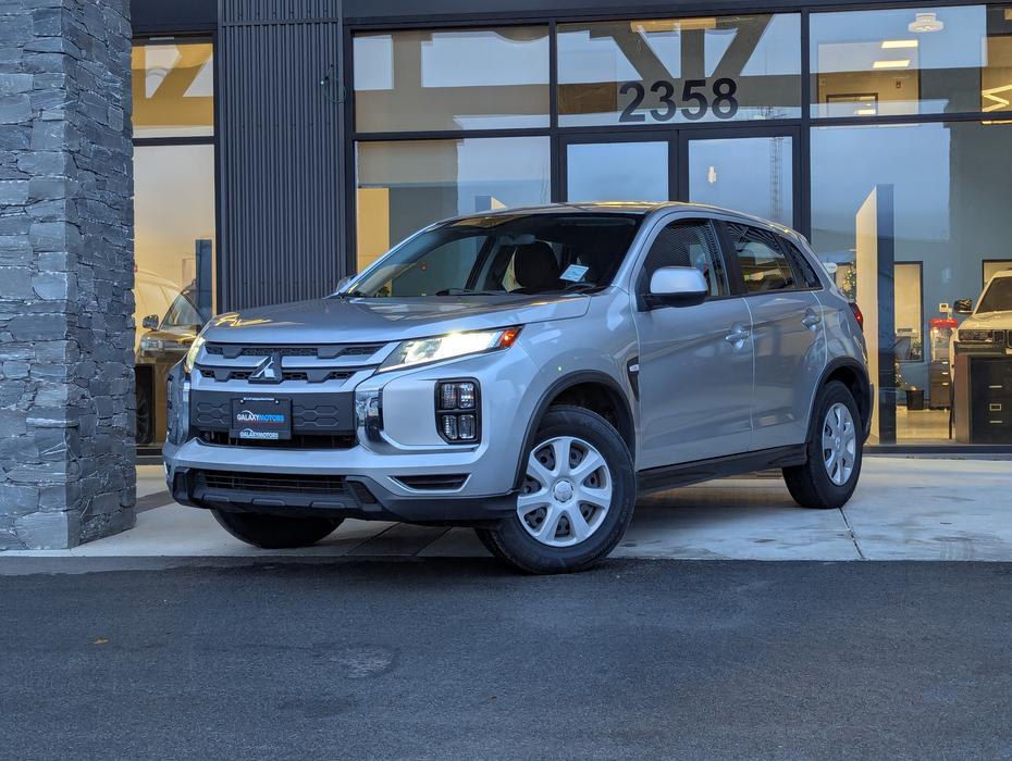 2023 Mitsubishi RVR ES - 4x4, Heated Seats, Android Auto/Apple CarPlay display photo