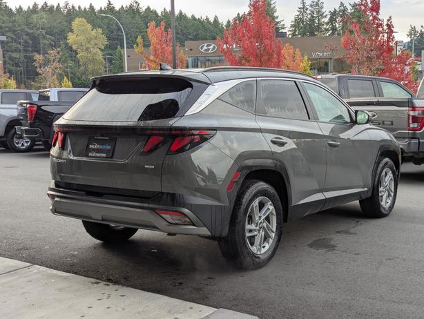 2025 Hyundai Tucson Preferred - No Accidents, AWD, Heated Seats image 6