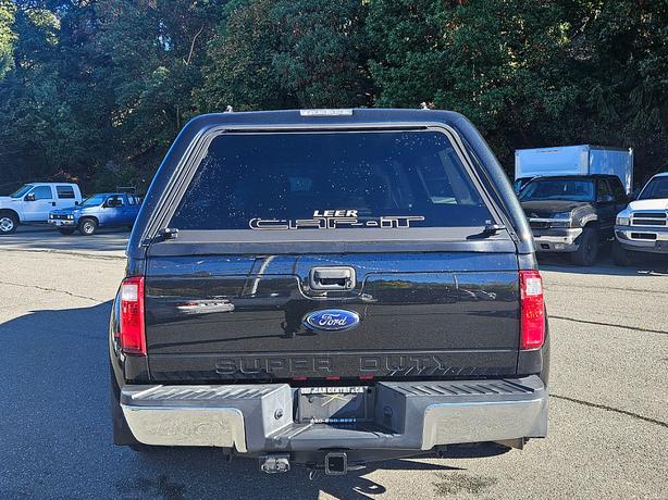 2015 Ford  Super Duty F-450 Pickup XLT image 4