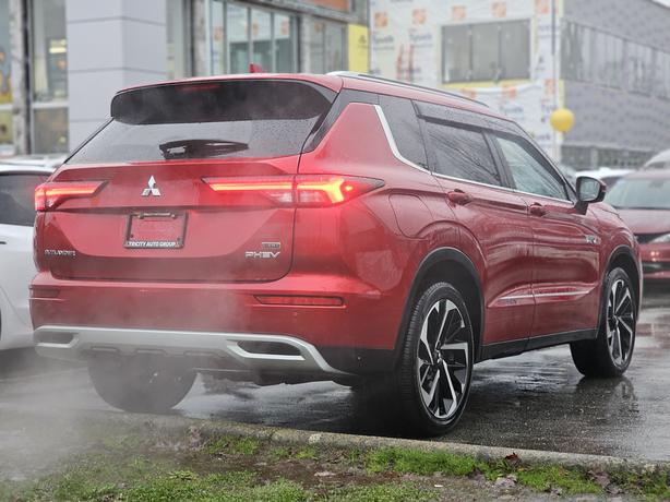 2025 Mitsubishi Outlander PHEV image 5