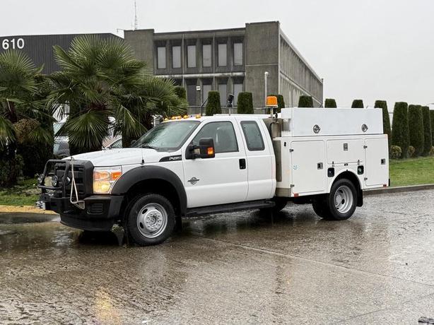 2015 Ford F-450 SuperCab 4X4 Diesel Service Truck with Storage Compartments image 5