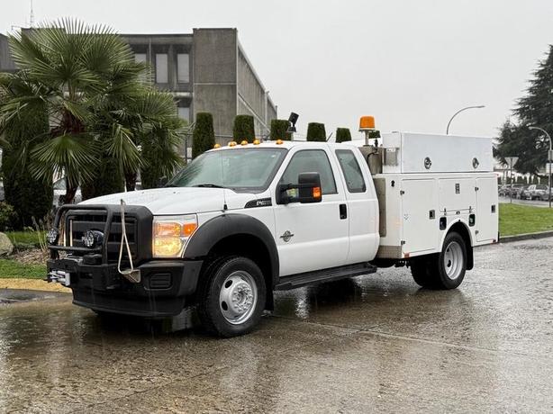 2015 Ford F-450 SuperCab 4X4 Diesel Service Truck with Storage Compartments image 4