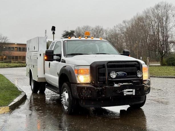2015 Ford F-450 SuperCab 4X4 Diesel Service Truck with Storage Compartments image 2