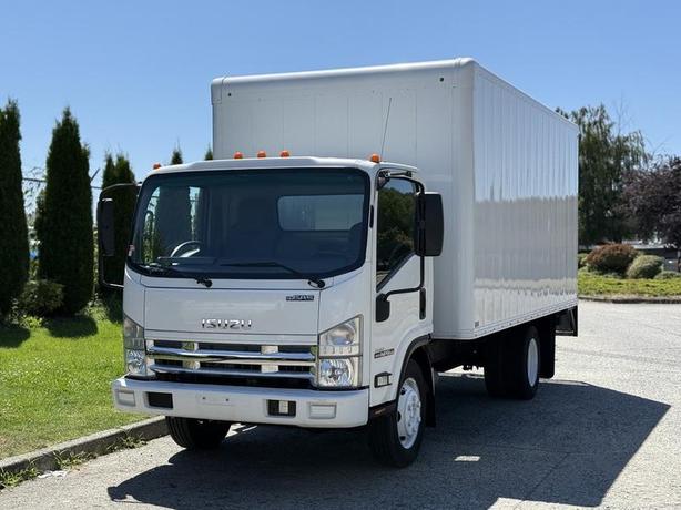 2012 Isuzu NPR HD 16 Foot Cube Van With Ramp image 4
