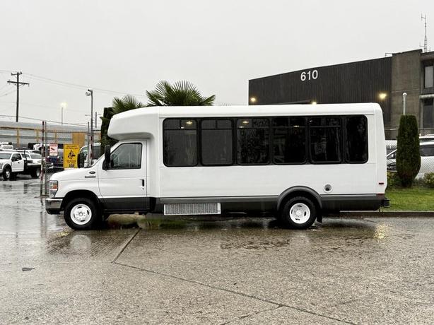 2014 Ford E-450 Super Duty 25-Passenger Bus with Front and Rear Air Conditioning image 5