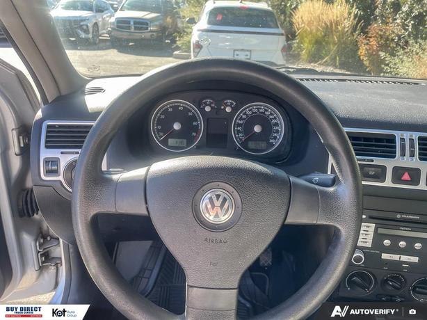 2009 Volkswagen Jetta City Base AUTO, GREY FABRIC INTERIOR, AUTO LOCKS AND WINDO image 6