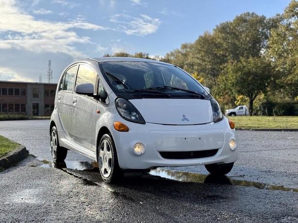 2012 Mitsubishi I-MiEV SE Hatchback 5-Dr Electric image 2