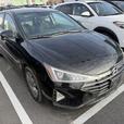 2019 Hyundai Elantra Preferred ! BACKUP CAMERA! HEATED SEATS! APPLE CARPLAY! AND thumbnail image