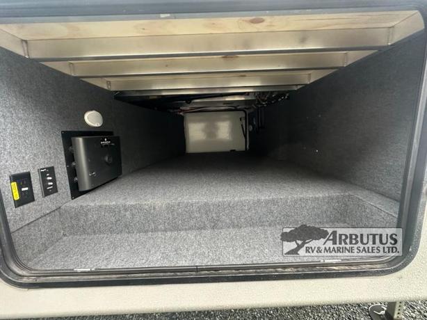 Used 2022 Keystone RV Cougar Half-Ton 25RES image 6