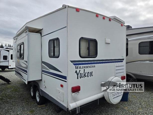 Used 2006 Fleetwood RV Wilderness Yukon 25.5RKS image 4