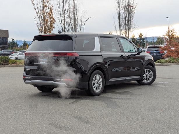 2023 Kia Carnival LX - No Accidents, Rear Climate, 8 Passenger image 6