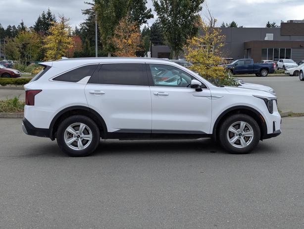 2024 Kia Sorento LX - No Accidents, Heated Seats, AWD image 5