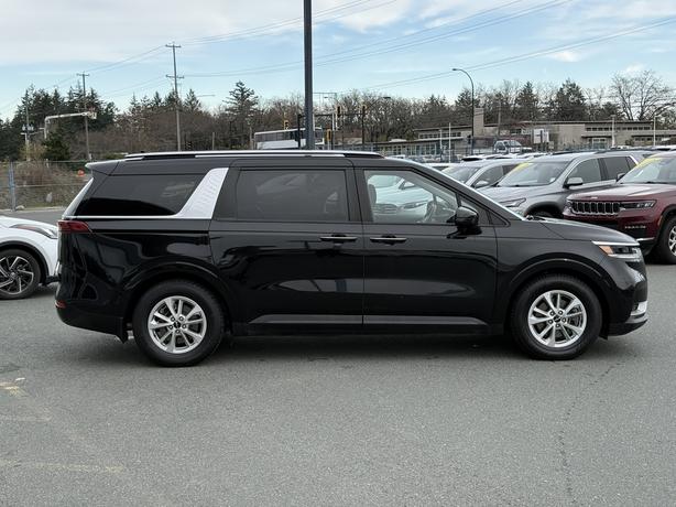 2024 Kia Carnival LX- No Accidents, BC Local & Leather Shift Knob image 5