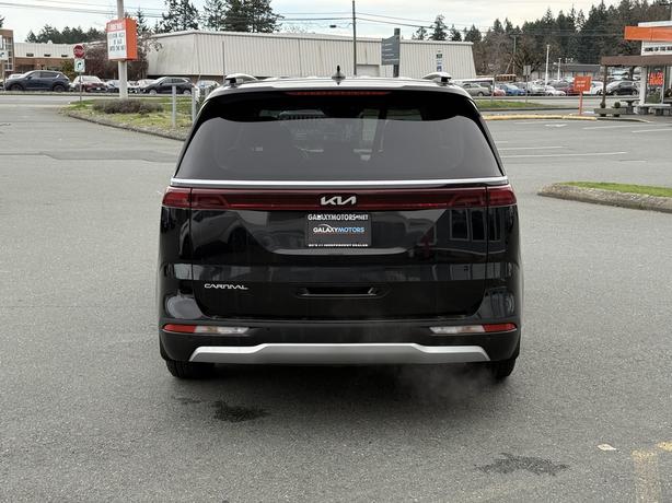 2024 Kia Carnival LX- No Accidents, BC Local & Leather Shift Knob image 7