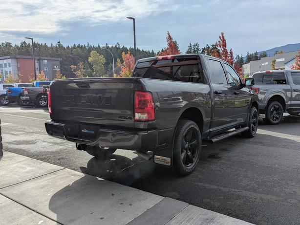 2023 Ram 1500 Classic Express - 3.6L V6, Crew Cab, Short Bed, 4x4 image 6