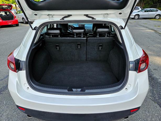 2014 Mazda  Mazda3 i Touring image 5