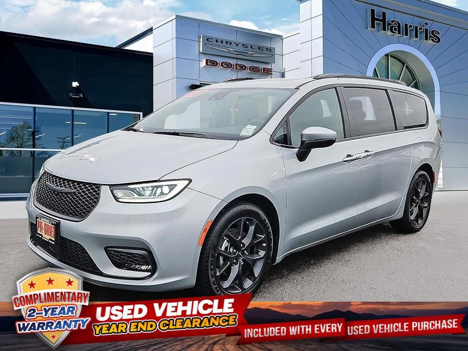 2023 Chrysler Pacifica Touring L | Full Sunroof | Heated Seats! display photo