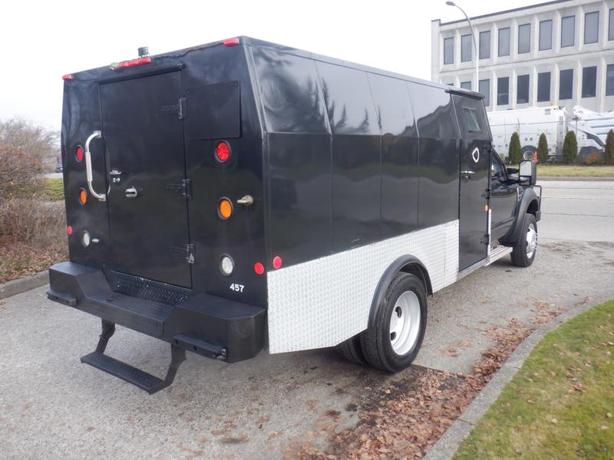 2009 Ford F-550 Armoured Cube Truck with Bullet-Proof Glass image 7