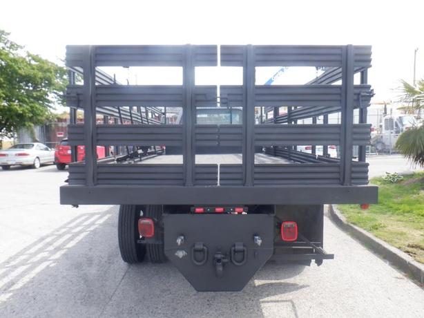 2001 Ford F-650 18 Foot Flat Deck Diesel Air Brakes image 8