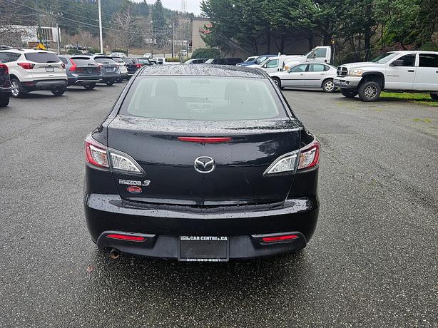 2011 Mazda  Mazda3 i Sport image 3