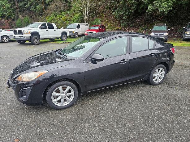 2011 Mazda  Mazda3 i Sport image 6