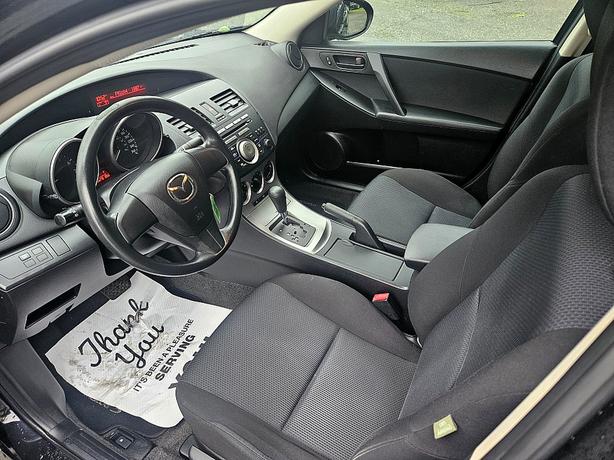 2011 Mazda  Mazda3 i Sport image 7